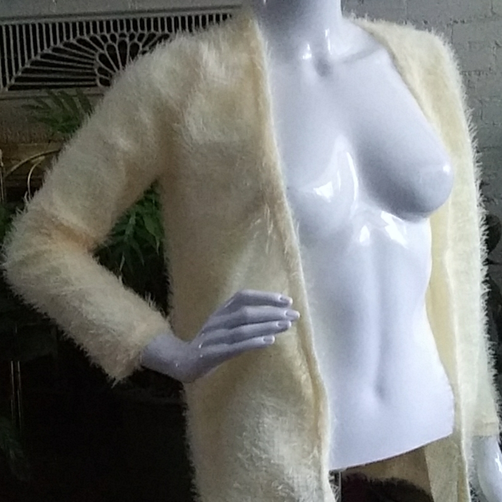 Brand NWOT Cream Sweater Wrap Med